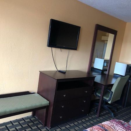 Air View Inn Dayton Bagian luar foto