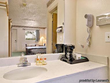 Air View Inn Dayton Bagian luar foto